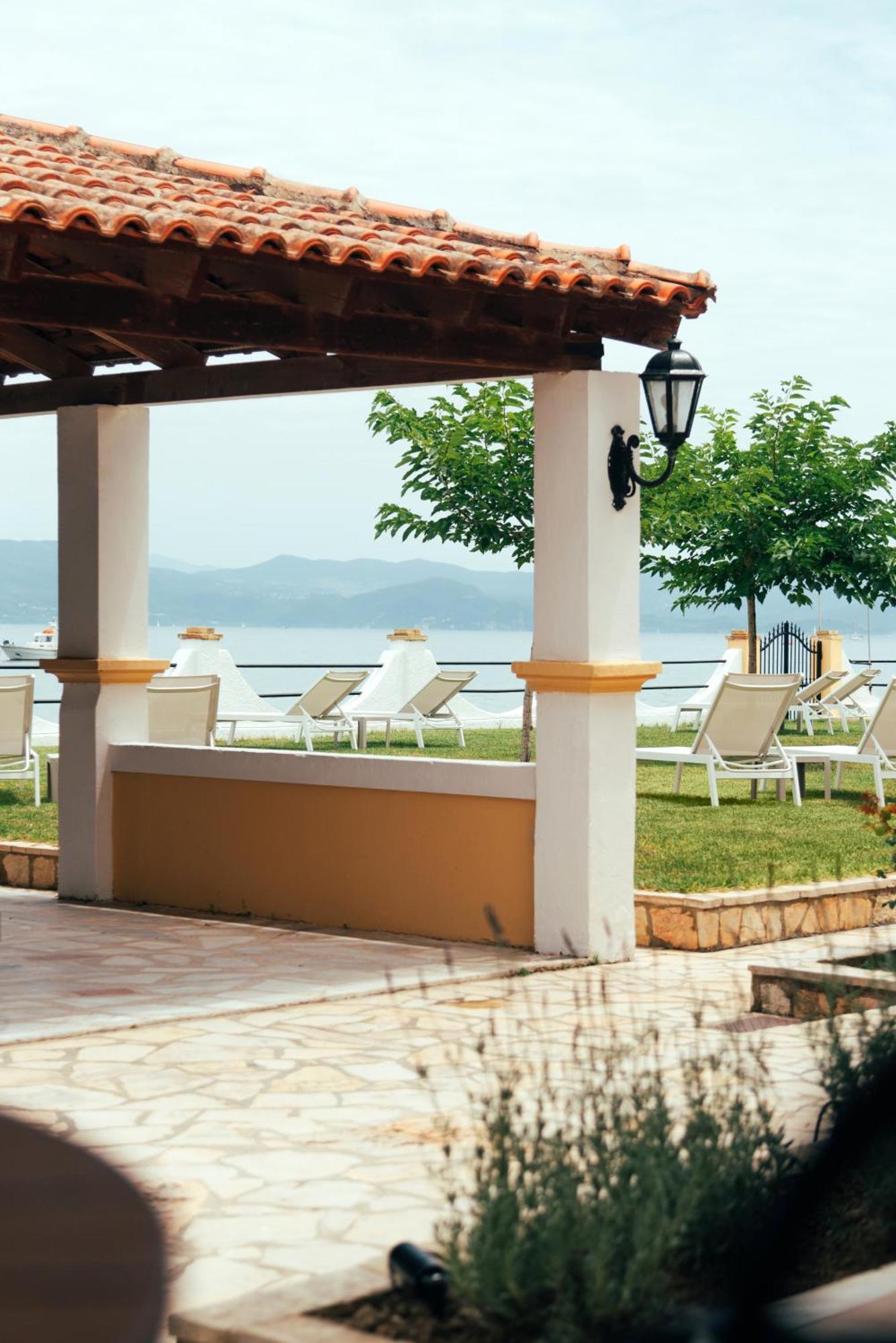 Kamini Apartments Kavos Bagian luar foto